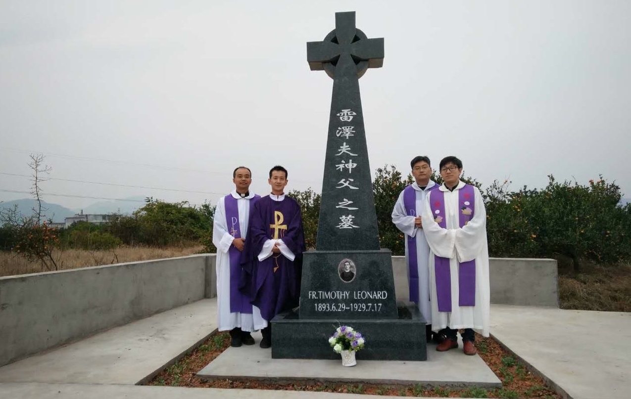 New headstone for Columban martyr Fr Timothy Leonard