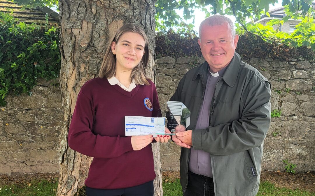 Fr Paul Presents Columban Schools Prize to Alisa