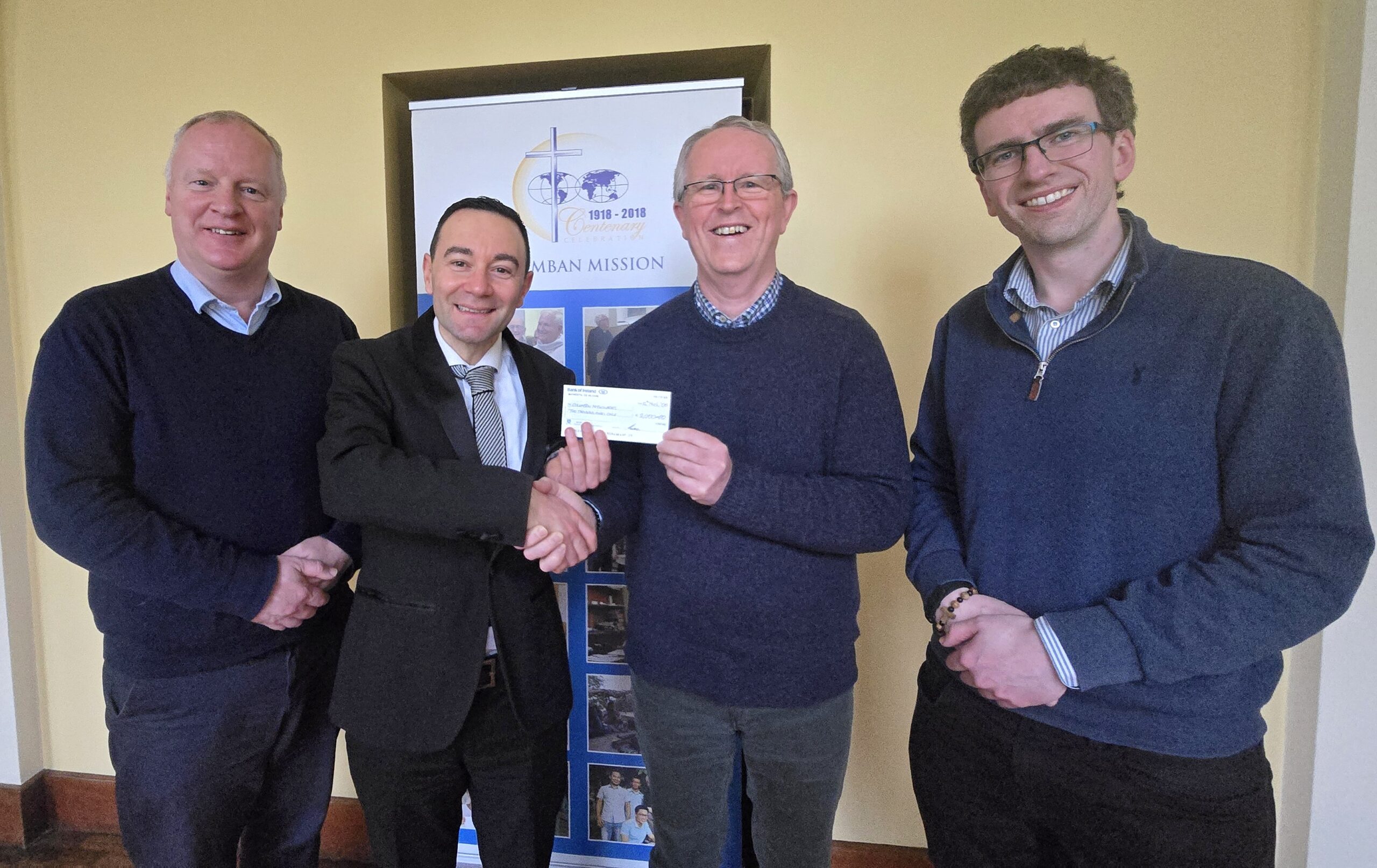 Maynooth Seminarians Gift €2000 to Columban Seminarians