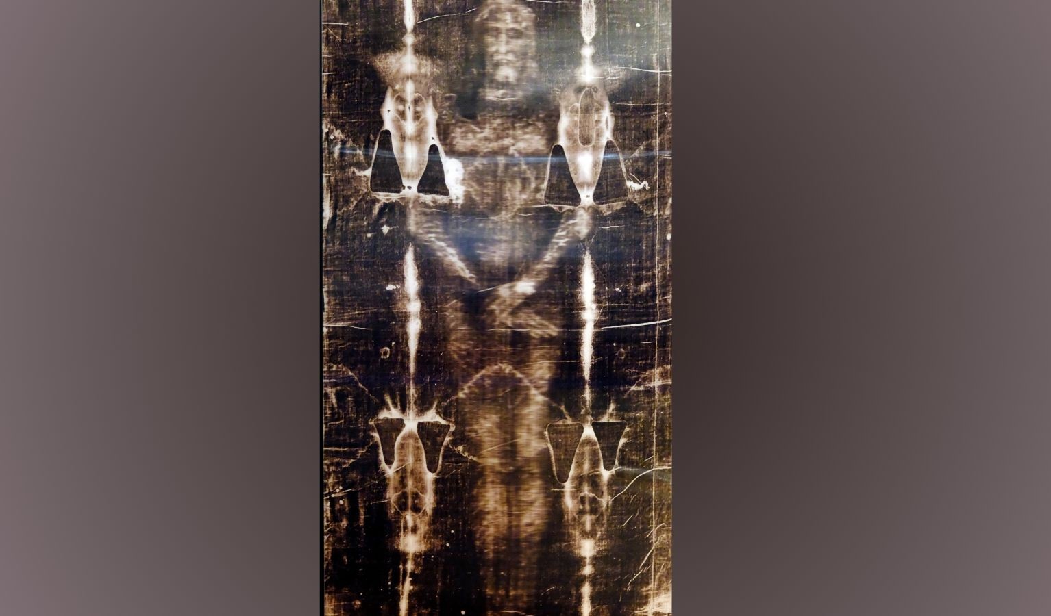 The Turin Shroud and Paschal Events